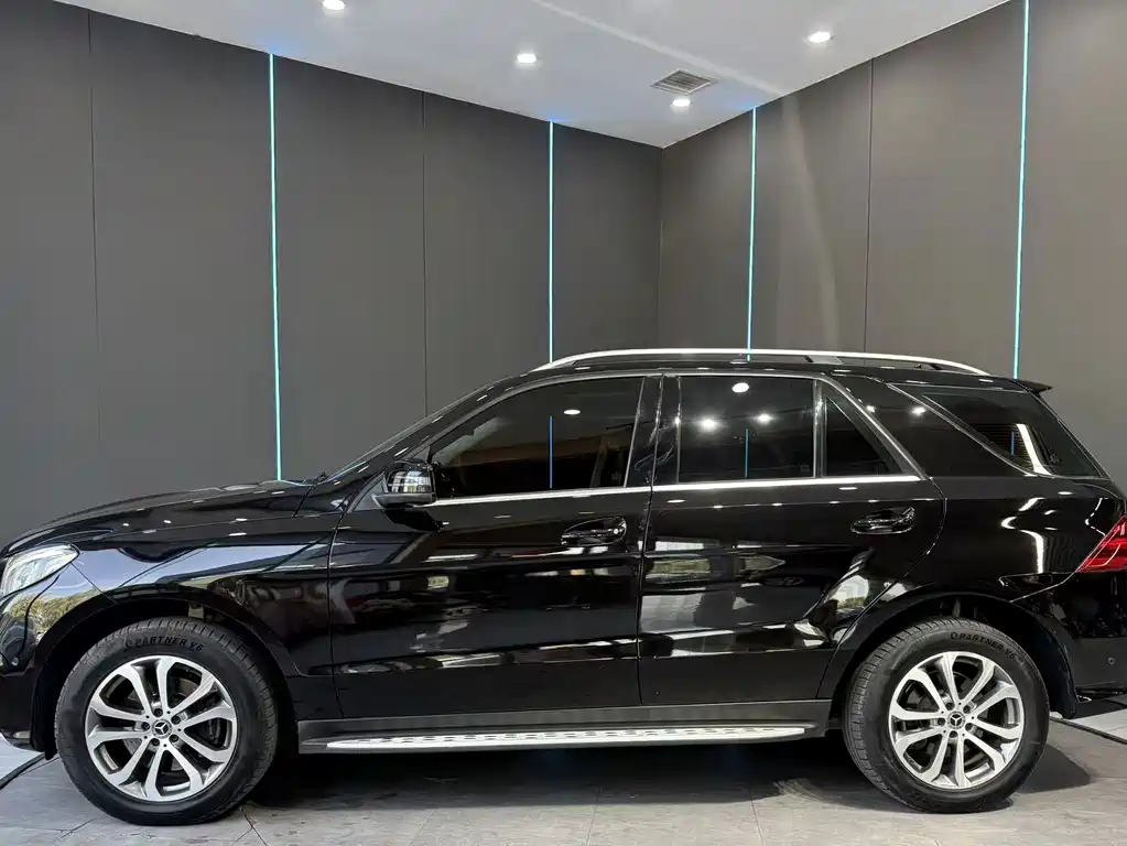 Mercedes-Benz GLE (Import) — миниатюра 4