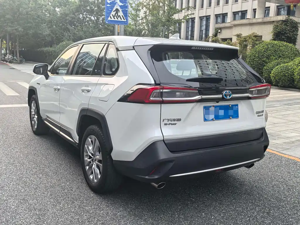 Toyota Wildlander — миниатюра 3