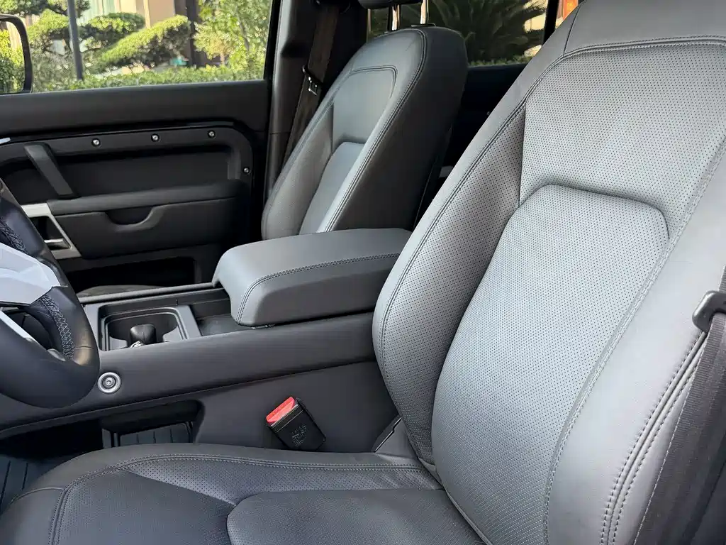Land Rover Defender — миниатюра 13