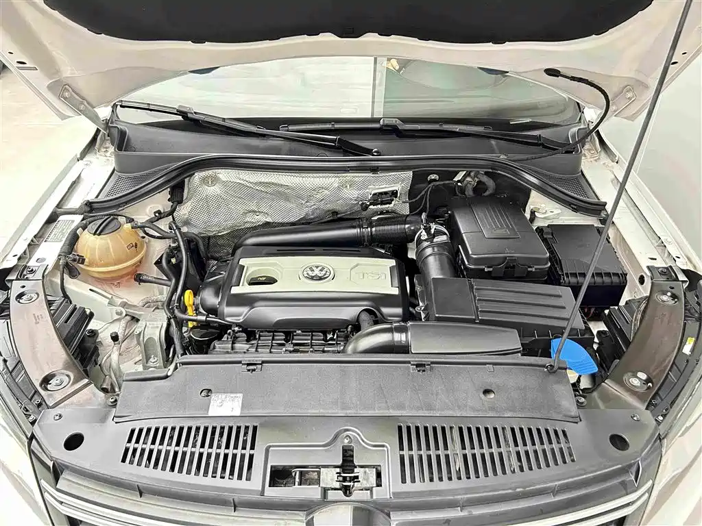 Volkswagen Tiguan — миниатюра 8