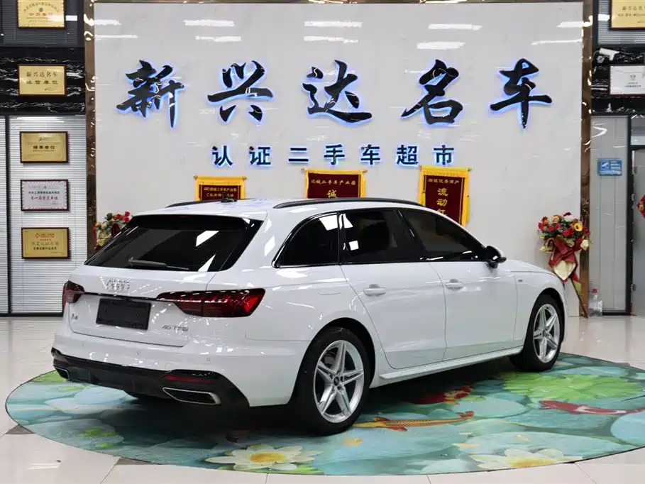 Audi A4 2022 Avant 40 TFSI Fashion