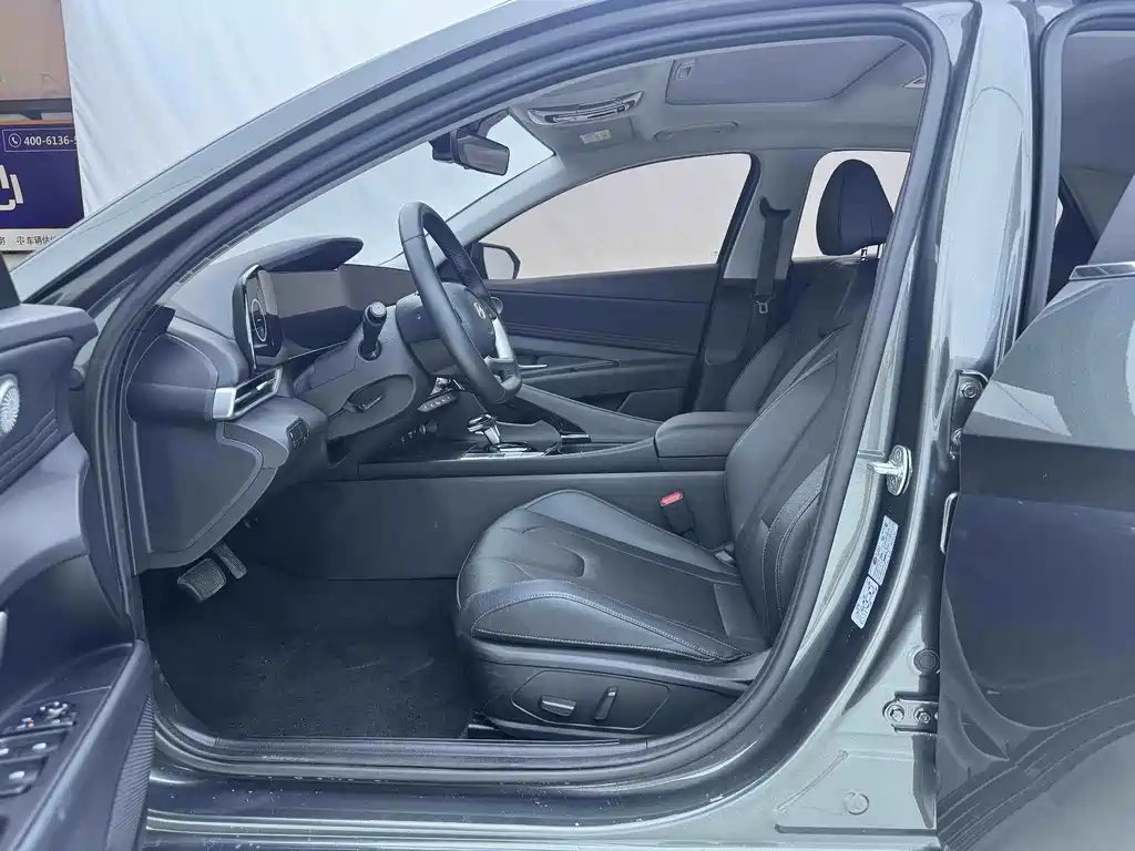 Hyundai Elantra — миниатюра 17