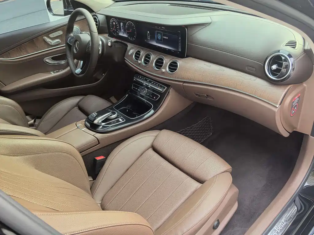 Mercedes-Benz E-Class — миниатюра 10