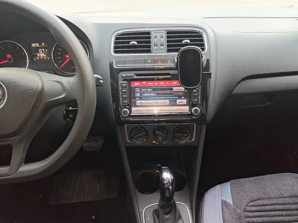 Volkswagen Polo — миниатюра 13