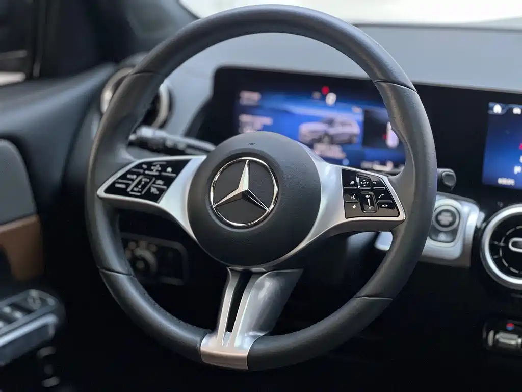 Mercedes-Benz GLB — миниатюра 7
