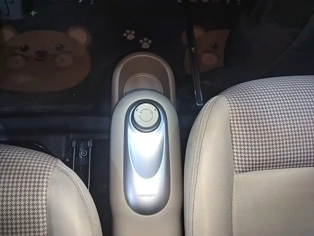 Wuling MINIEV — миниатюра 14