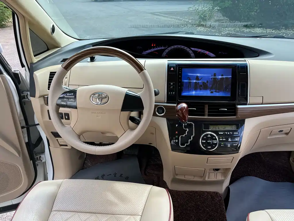 Toyota Previa — миниатюра 10
