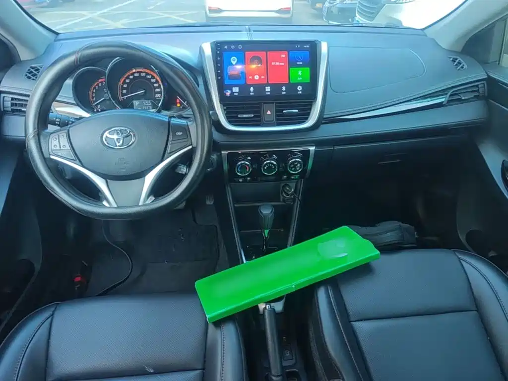 Toyota Yaris L — миниатюра 10