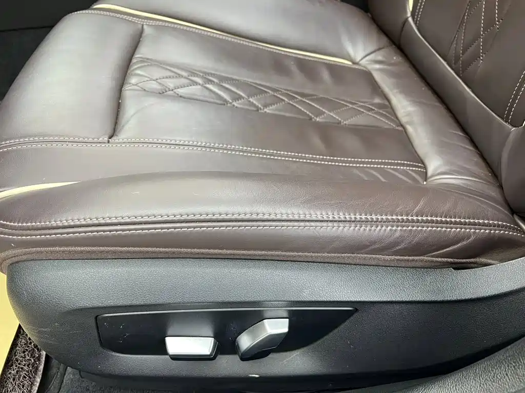 BMW 5 Series — миниатюра 33