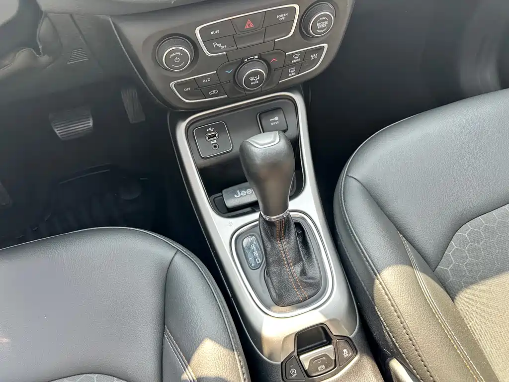 Jeep Compass — миниатюра 17