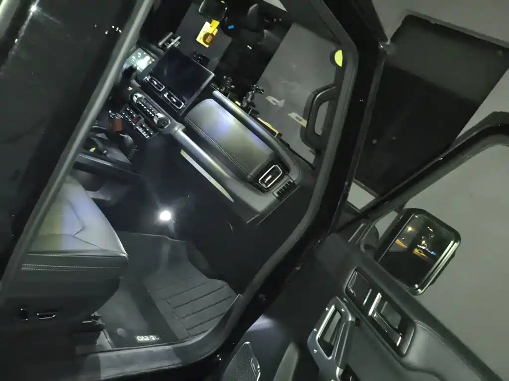 212 212 T01 — миниатюра 19