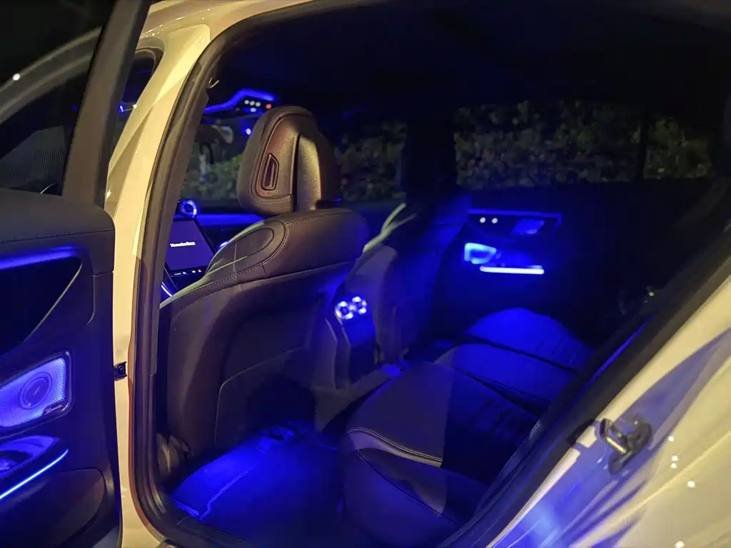 Mercedes-Benz C-Class — миниатюра 6