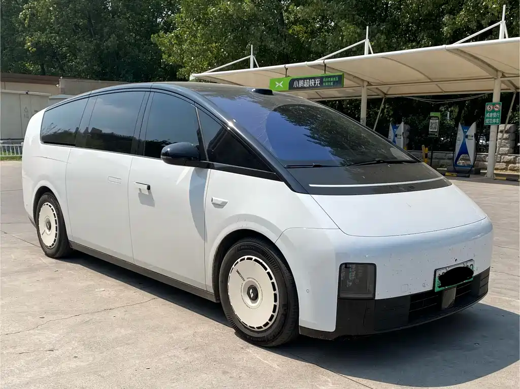 Li Auto Li MEGA — миниатюра 3