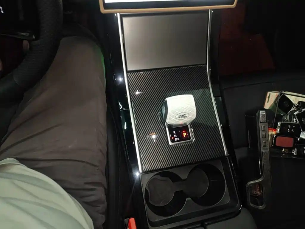 Land Rover Velar — миниатюра 14
