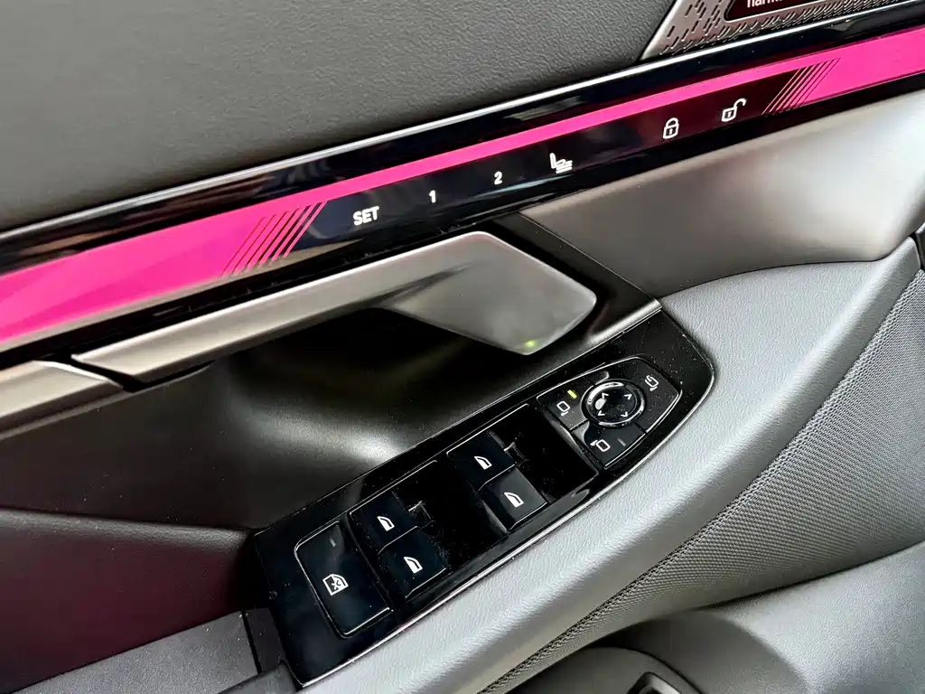 BMW 5 Series — миниатюра 22