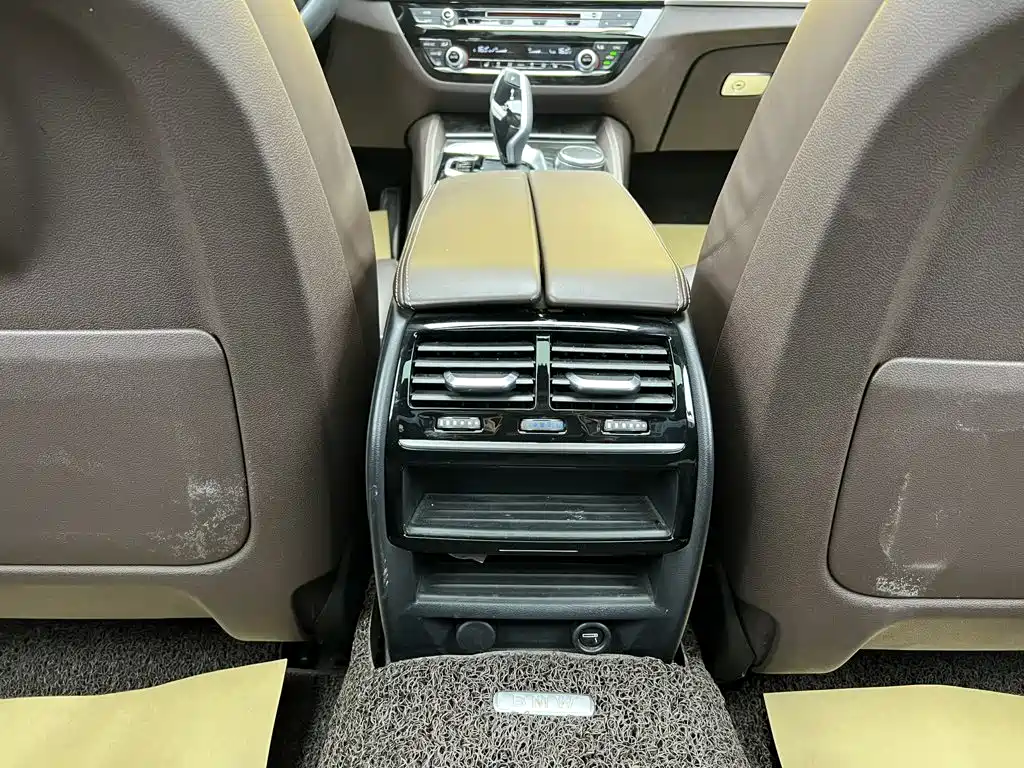 BMW 5 Series — миниатюра 27