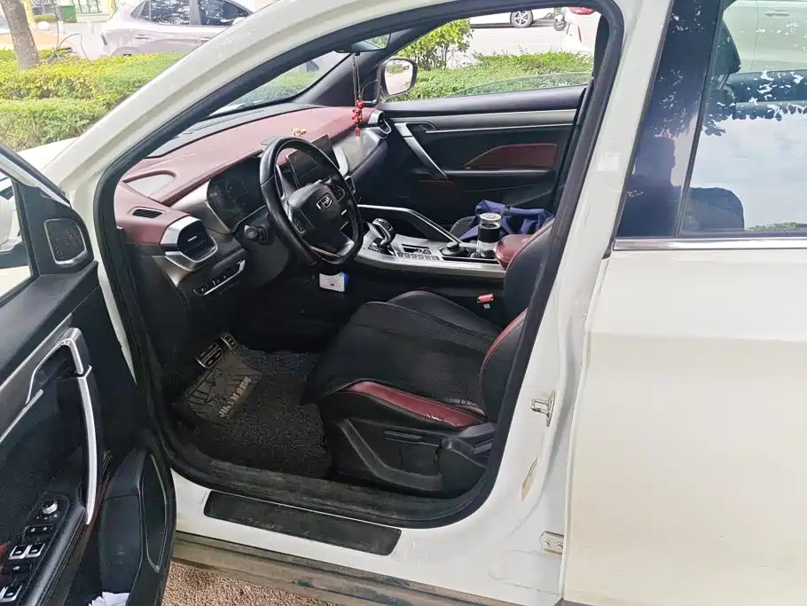 Geely Binyue — миниатюра 9