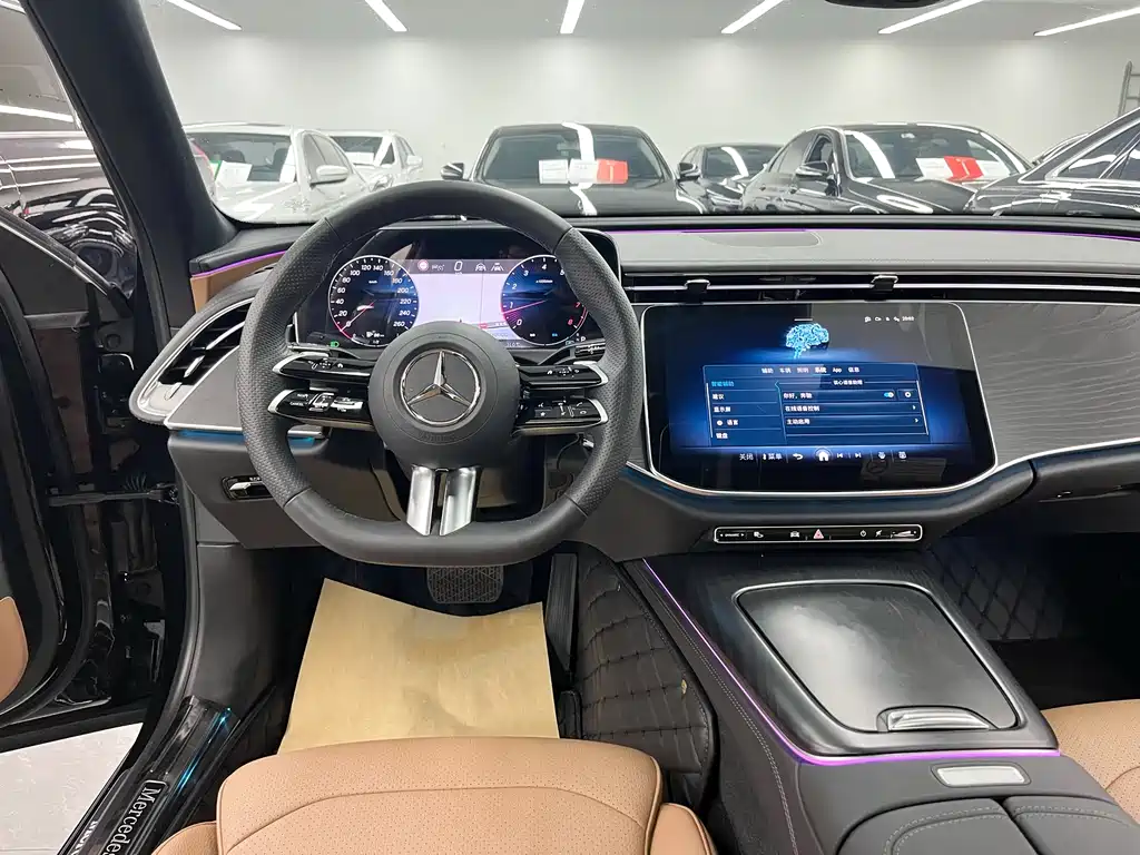 Mercedes-Benz E-Class — миниатюра 18