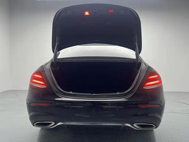 Mercedes-Benz E-Class — миниатюра 15