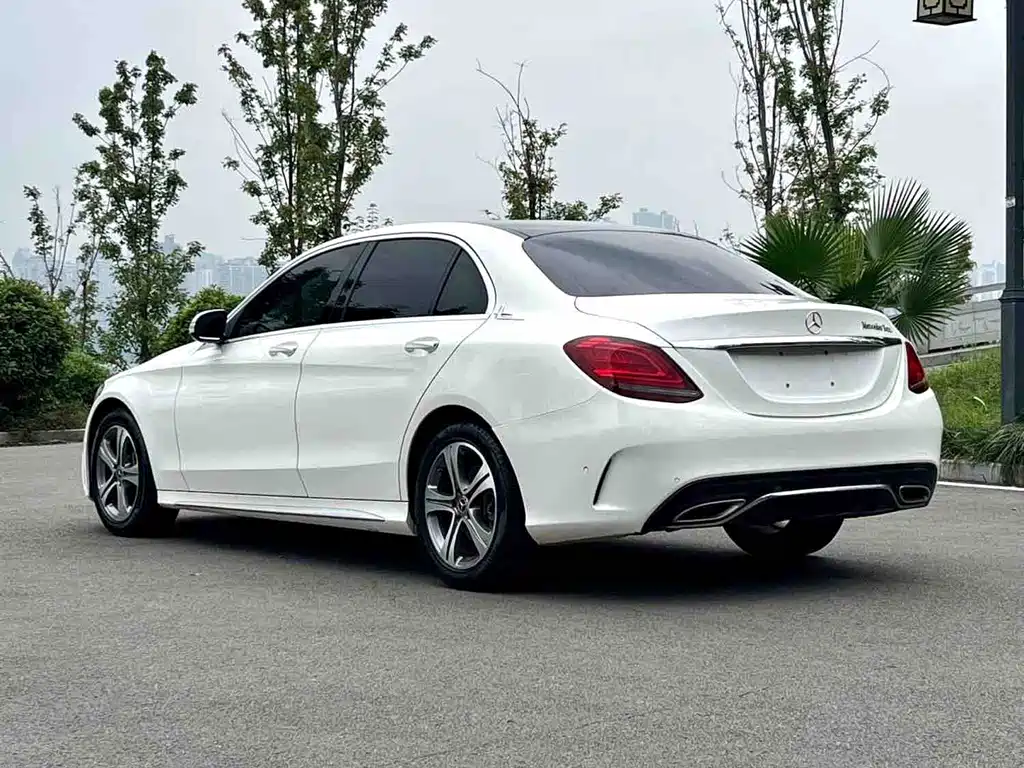 Mercedes-Benz C-Class — миниатюра 8