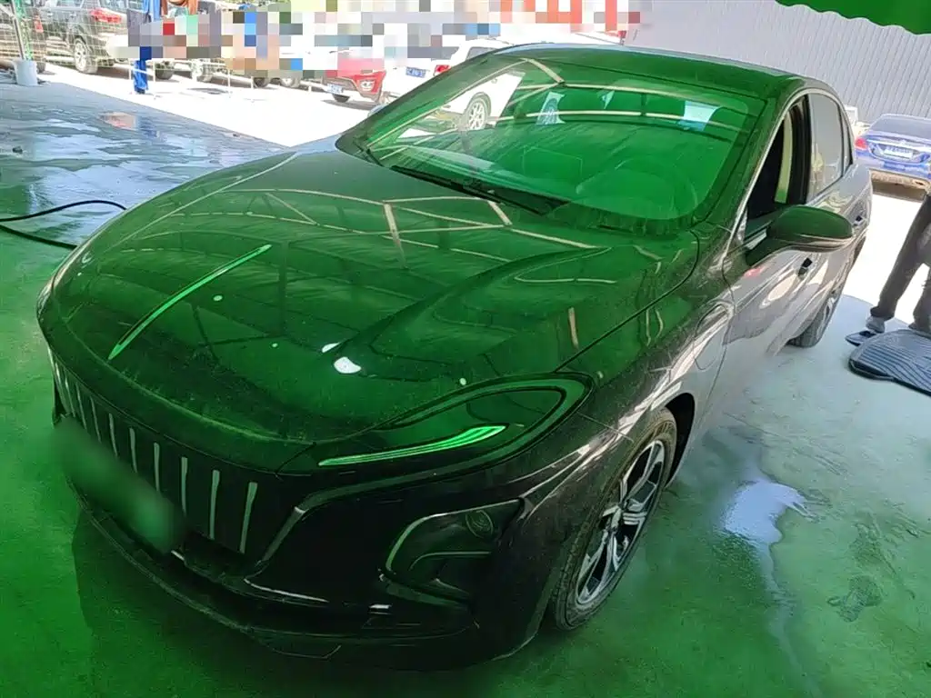 Hongqi Hongqi E-QM5 2024