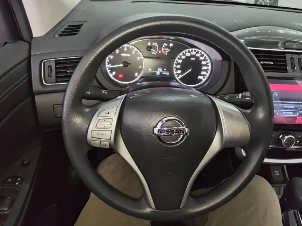 Nissan Tiida — миниатюра 11