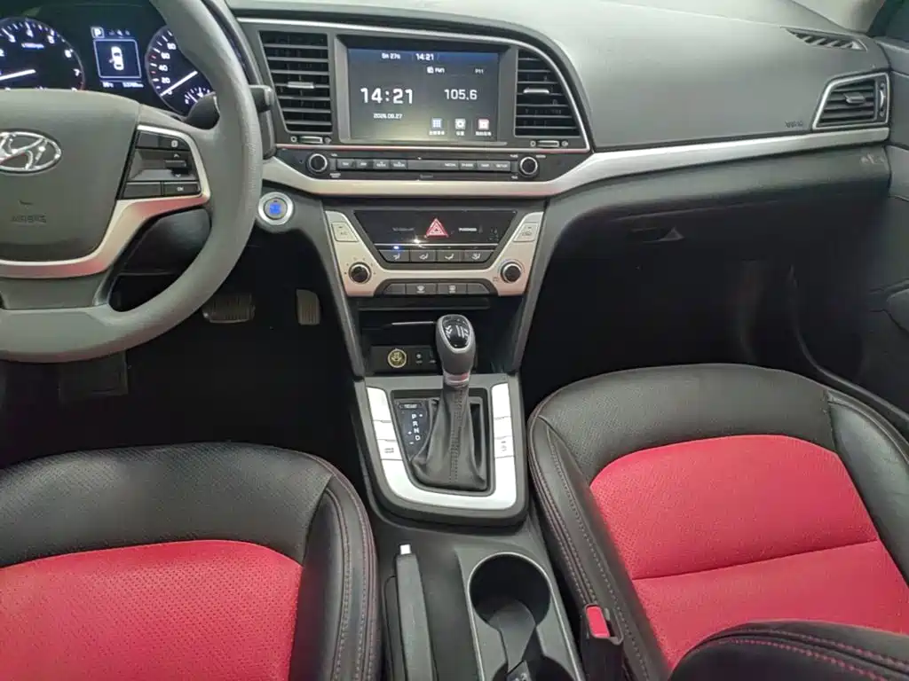 Hyundai Elantra — миниатюра 13