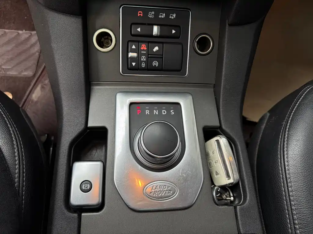 Land Rover Discovery 2016 3.0 SC V6 HSE