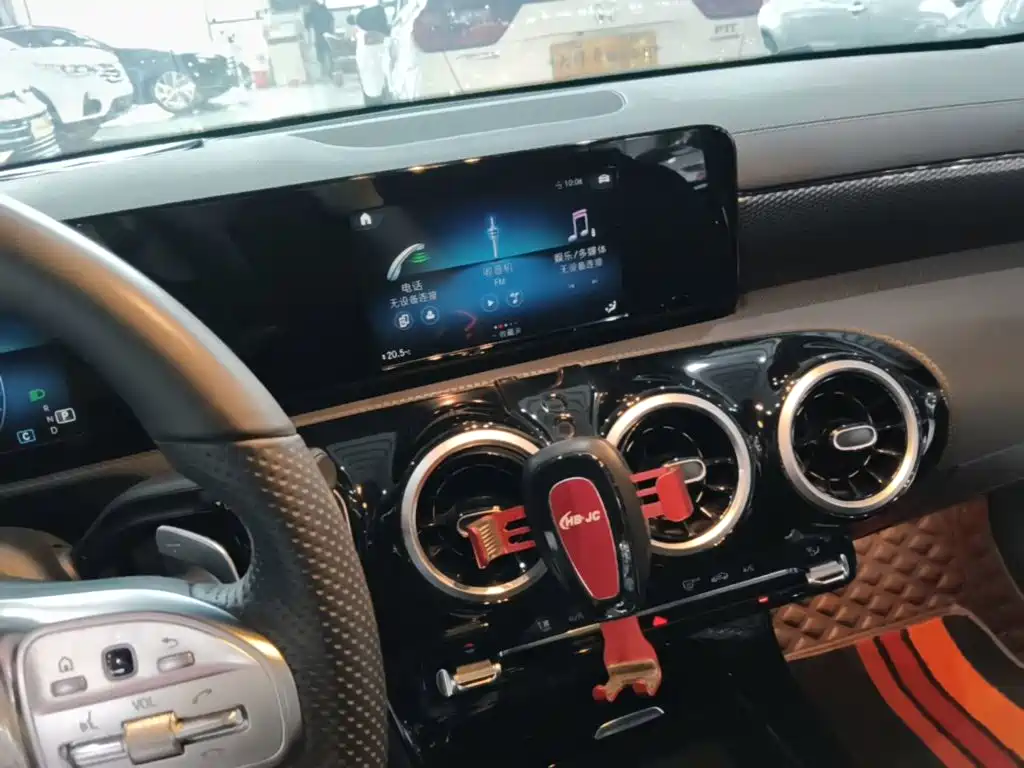 Mercedes-Benz A-Class — миниатюра 13