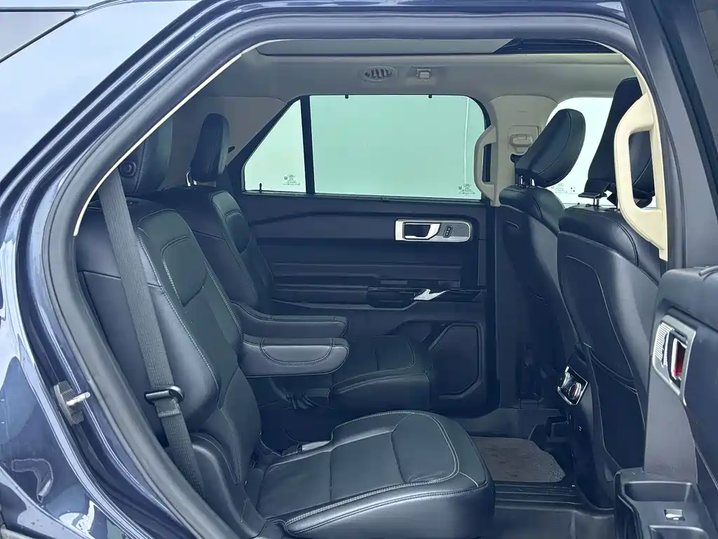 Ford Explorer — миниатюра 11