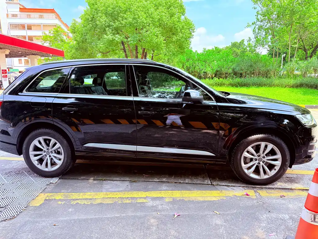 Audi Q7 — миниатюра 3
