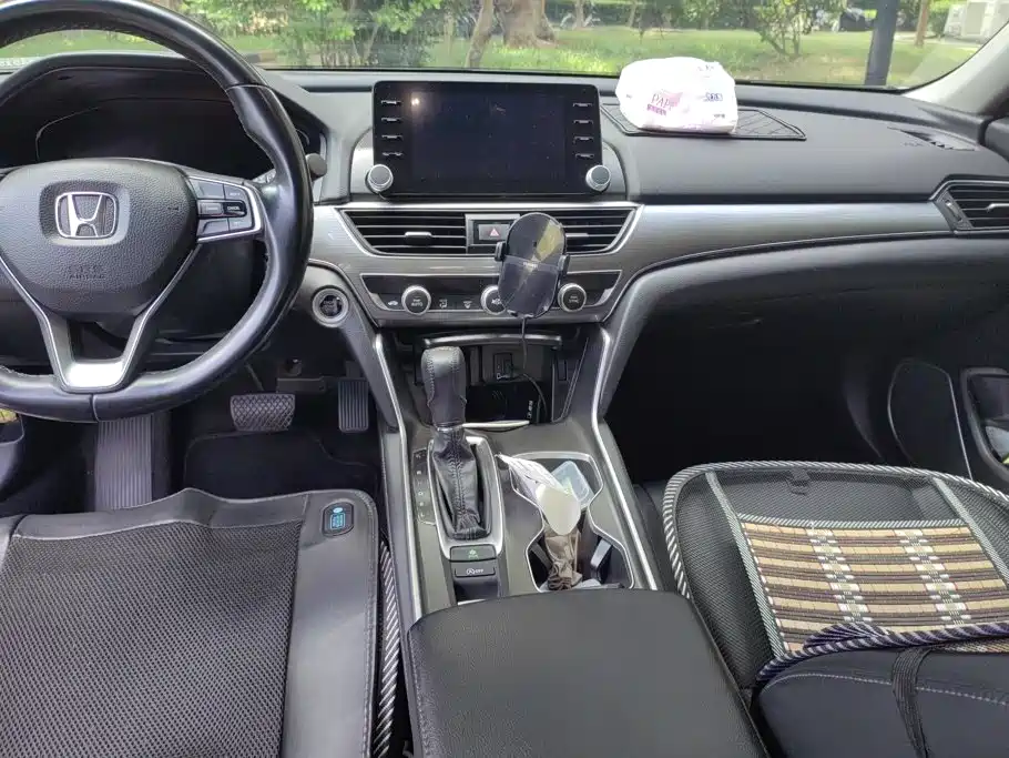 Honda Accord — миниатюра 16