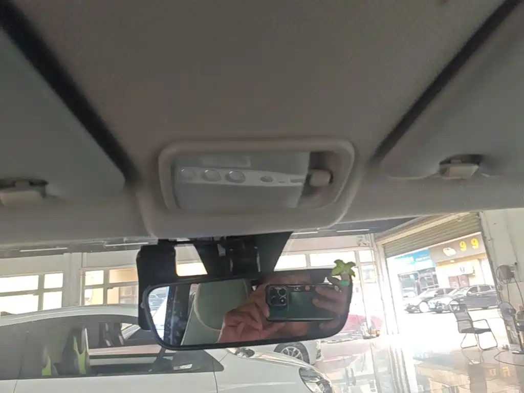 Wuling MINIEV — миниатюра 18