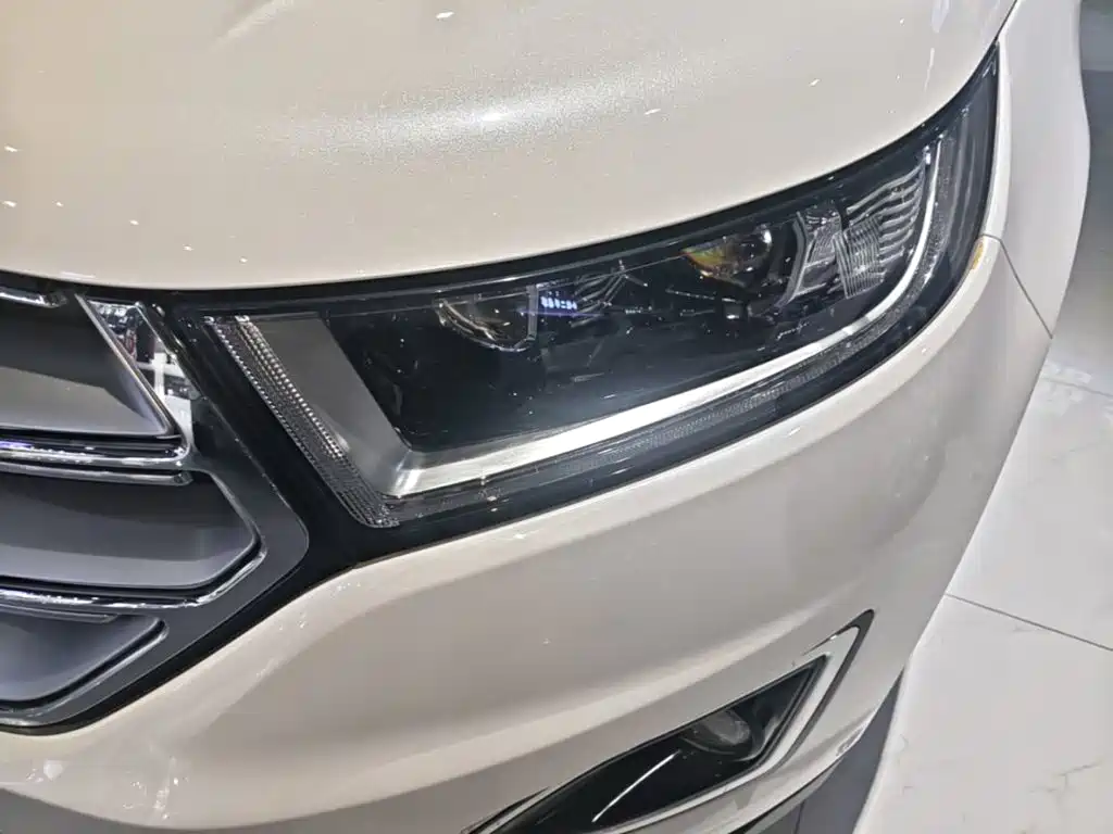 Ford Edge — миниатюра 24