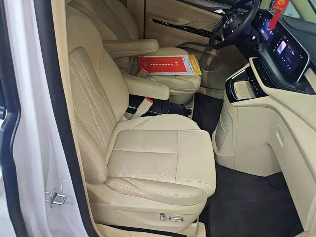 Buick GL8 Hybrid — миниатюра 25