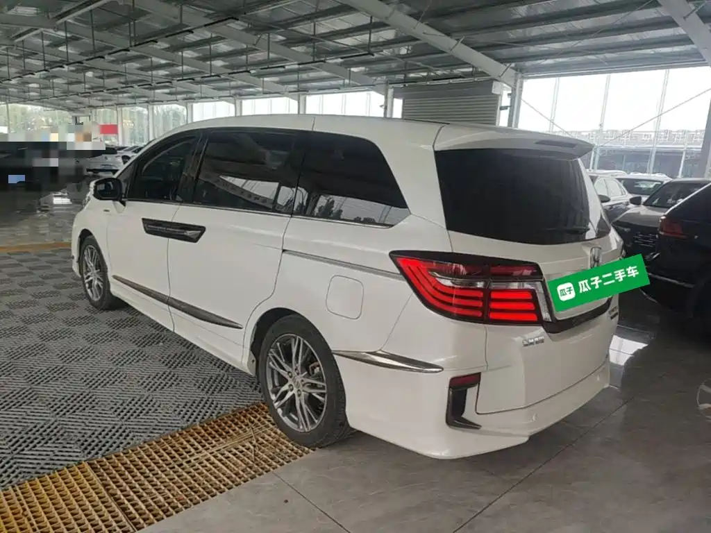 Honda Elysion — миниатюра 5