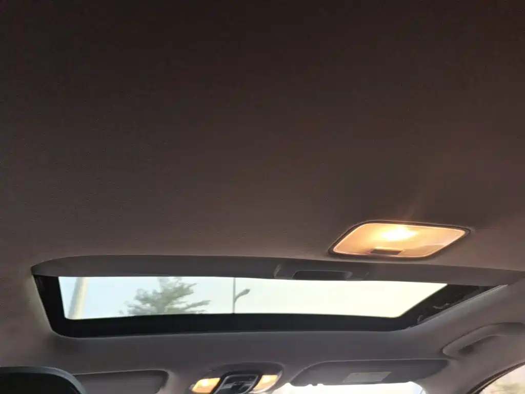 Hyundai Elantra — миниатюра 18