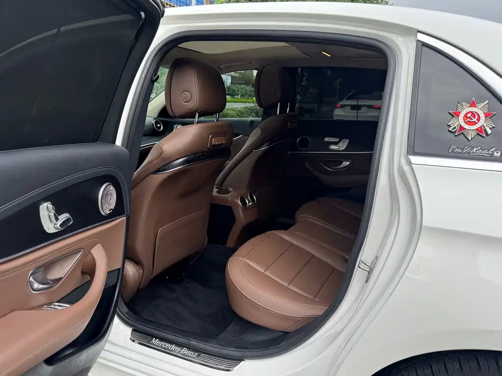 Mercedes-Benz E-Class — миниатюра 6