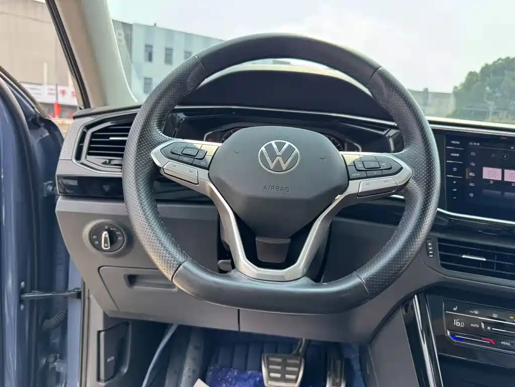 Volkswagen X — миниатюра 35