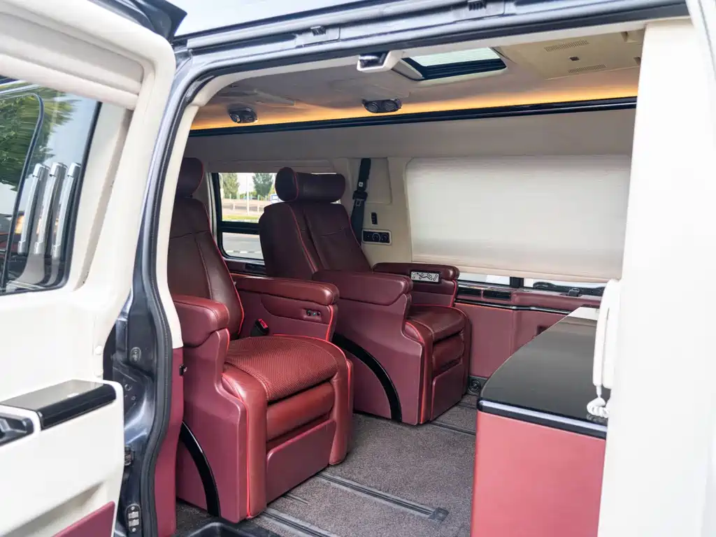 GMC Savana — миниатюра 13