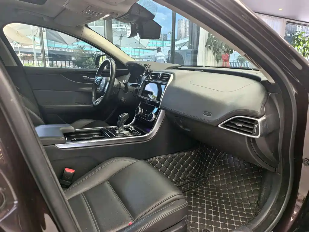 Jaguar XEL — миниатюра 15
