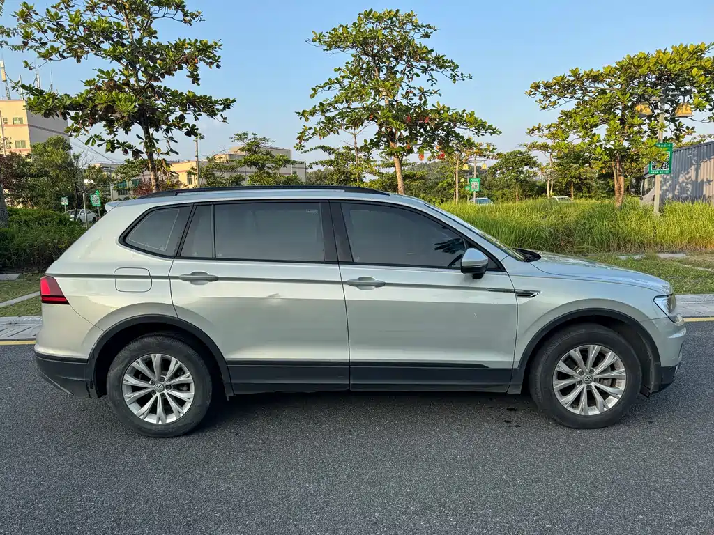 Volkswagen Tiguan L — миниатюра 5