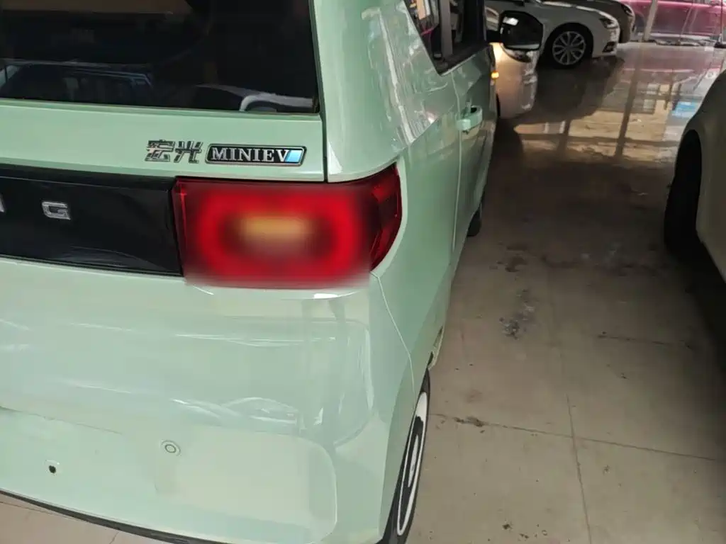Wuling MINIEV — миниатюра 8