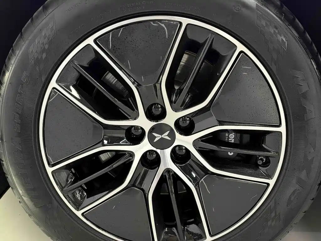 XPeng P7 — миниатюра 4