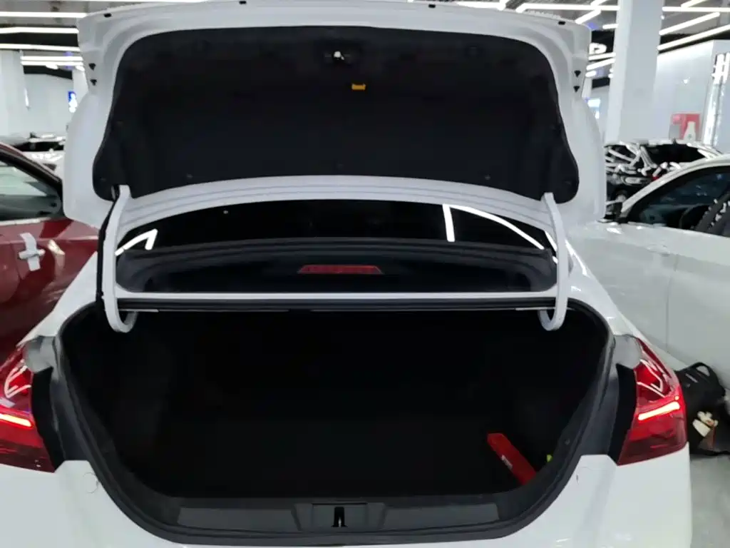 Geely Emgrand — миниатюра 19