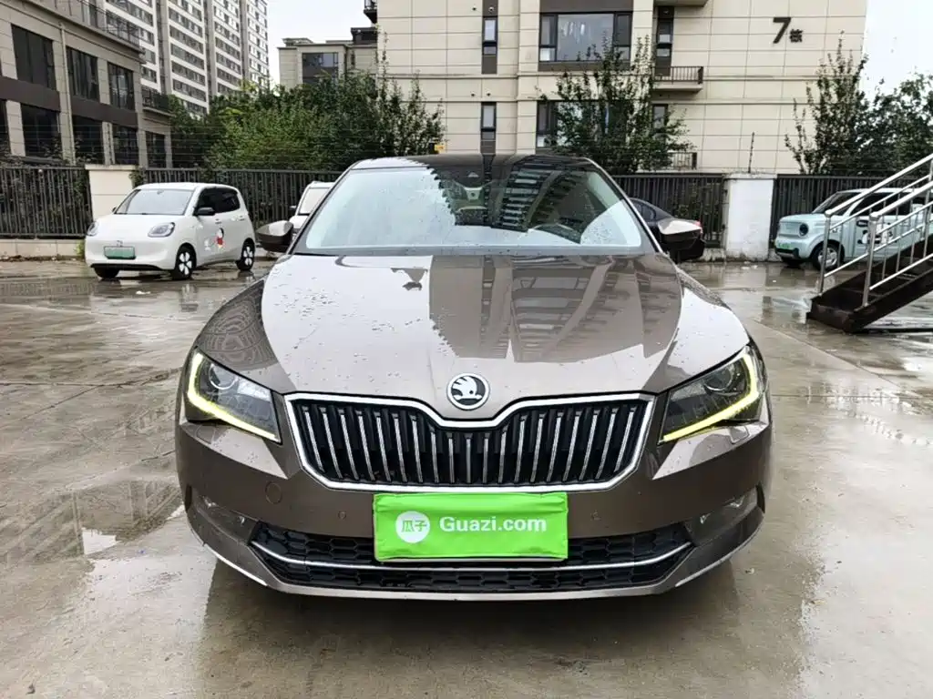 Skoda Superb — миниатюра 3
