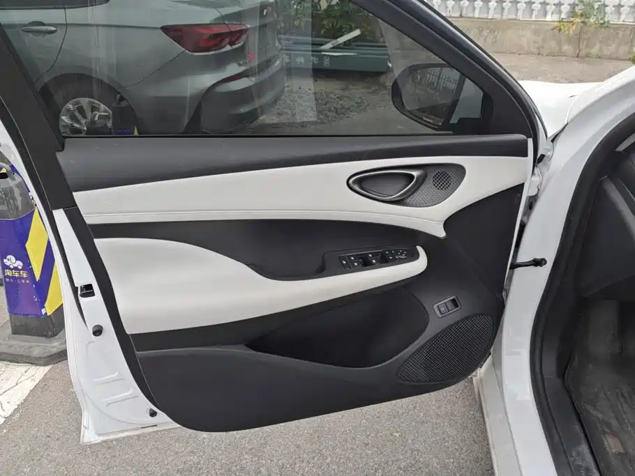 BYD Seal 05 DM-i — миниатюра 7