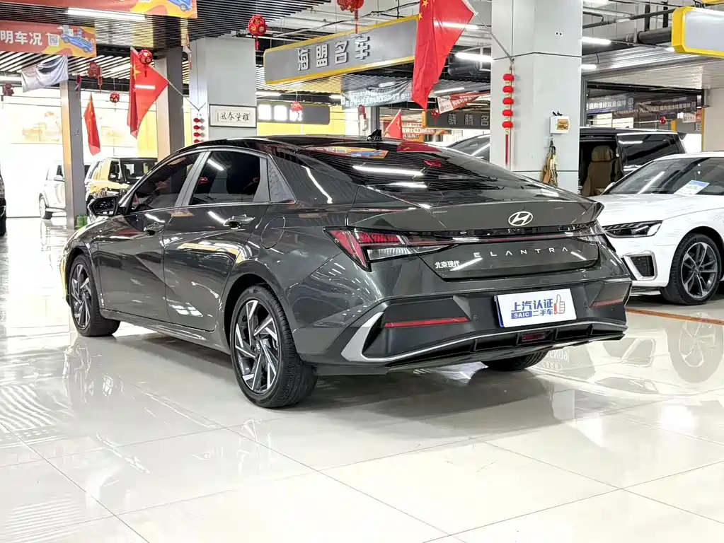 Hyundai Elantra — миниатюра 12