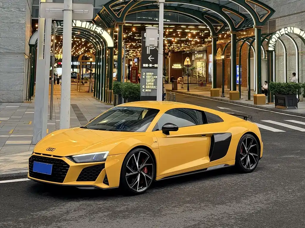 Купить Audi R8