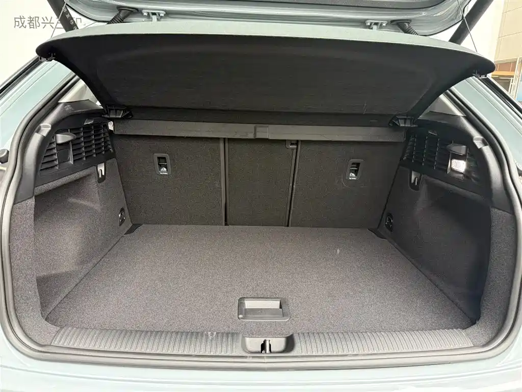 Audi Q2L — миниатюра 18
